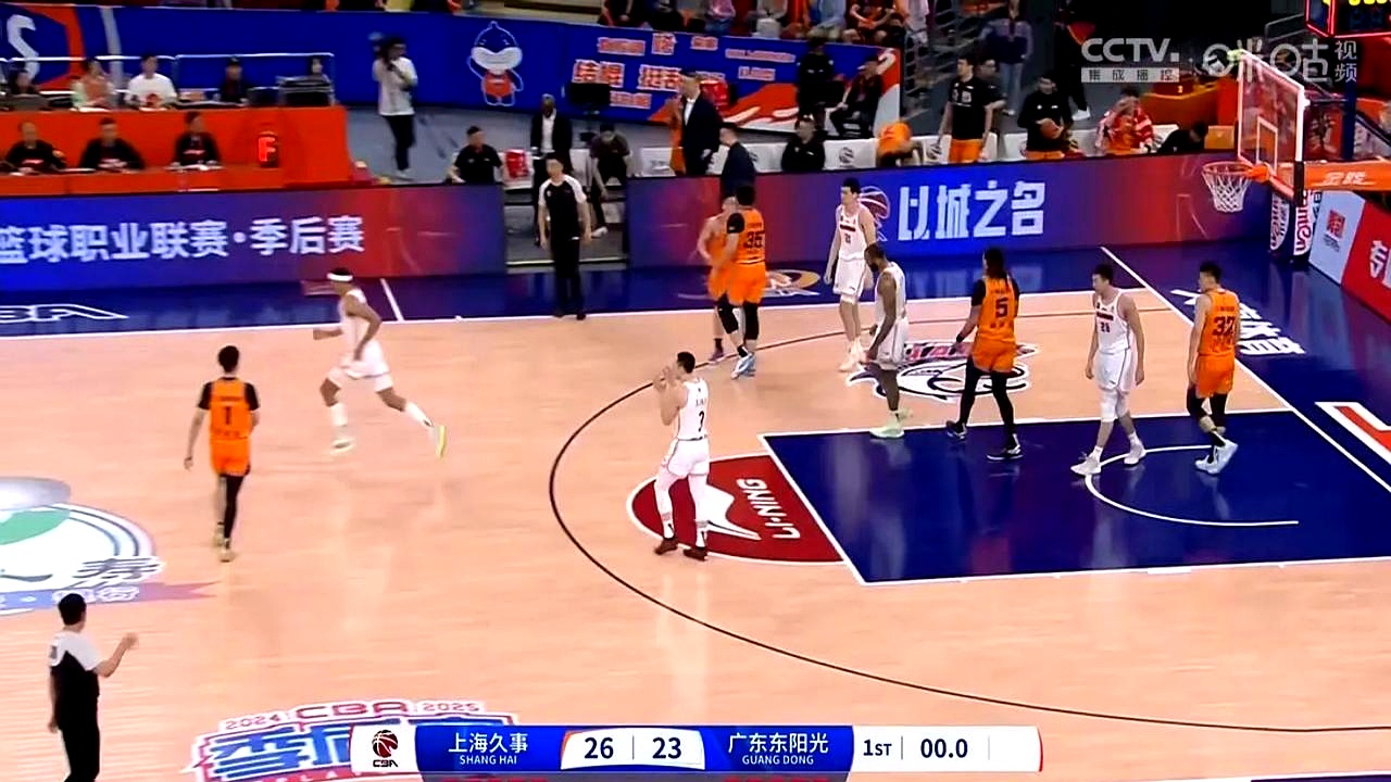 比赛现场激烈的词